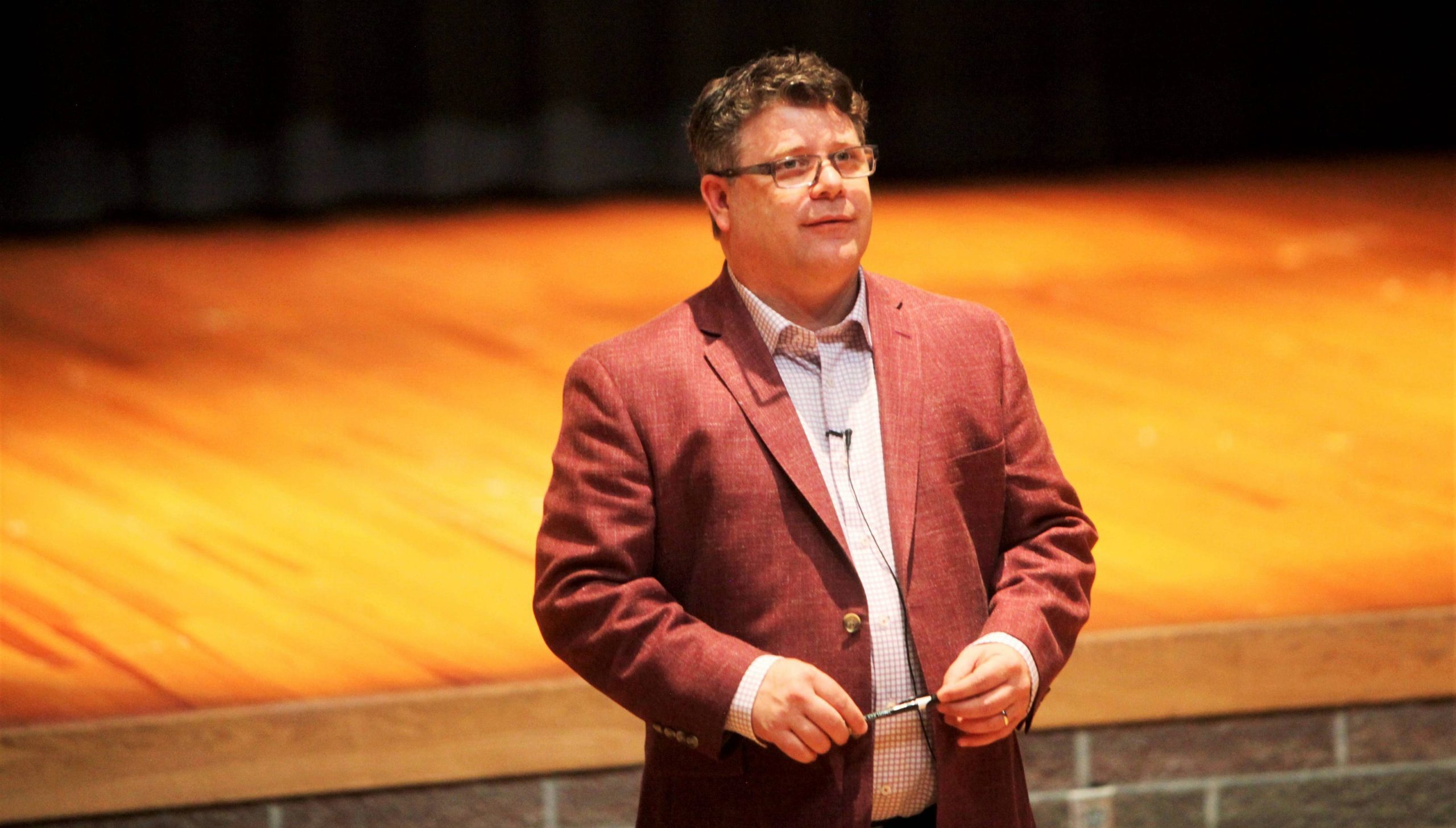 Sean Astin (aka Rudy) reads “A Bad Case of Stripes”